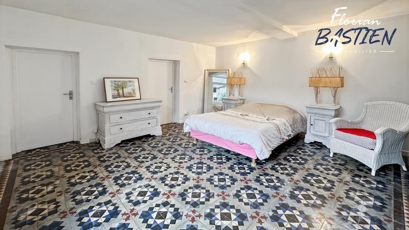 Corps de ferme - 234 m² - 8 pièces