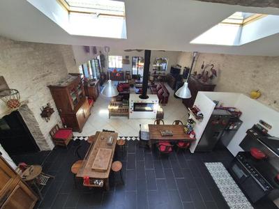 Maison - 362 m² - 8 pièces