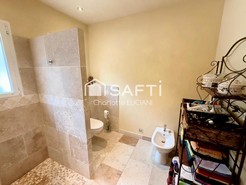 Villa - 263 m² - 9 pièces