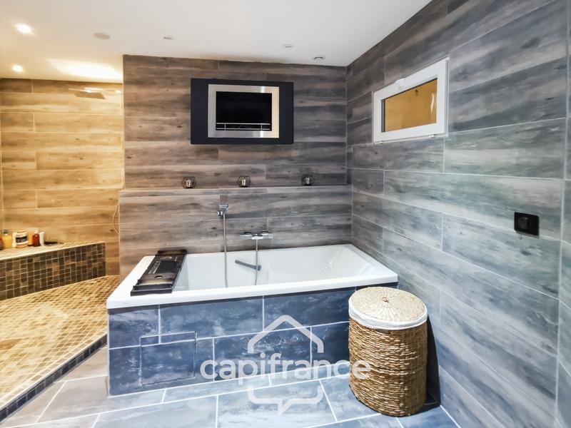 Maison de village - 201 m² - 10 pièces