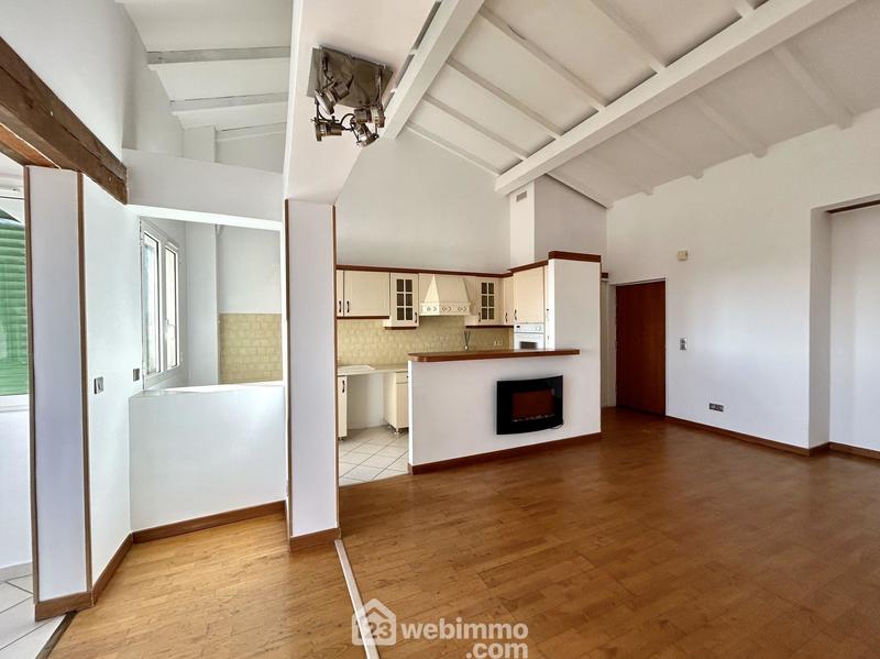 Appartement - 82 m² - 4 pièces