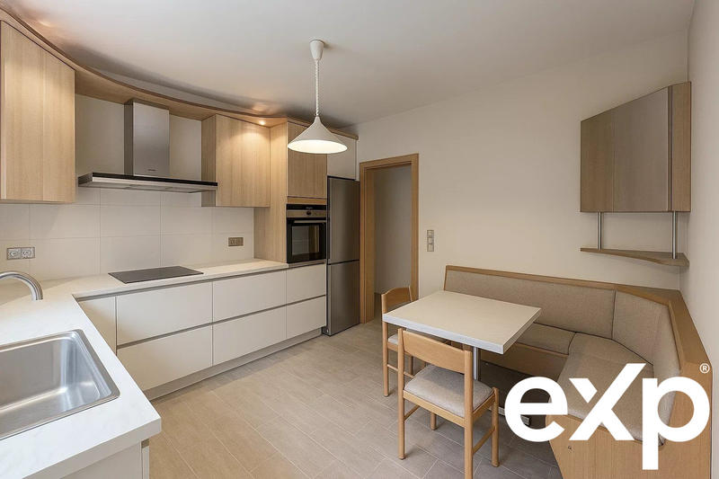 Maison traditionnelle - 121 m² - 6 pièces