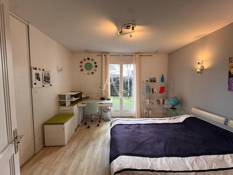 Maison - 259 m² - 8 pièces