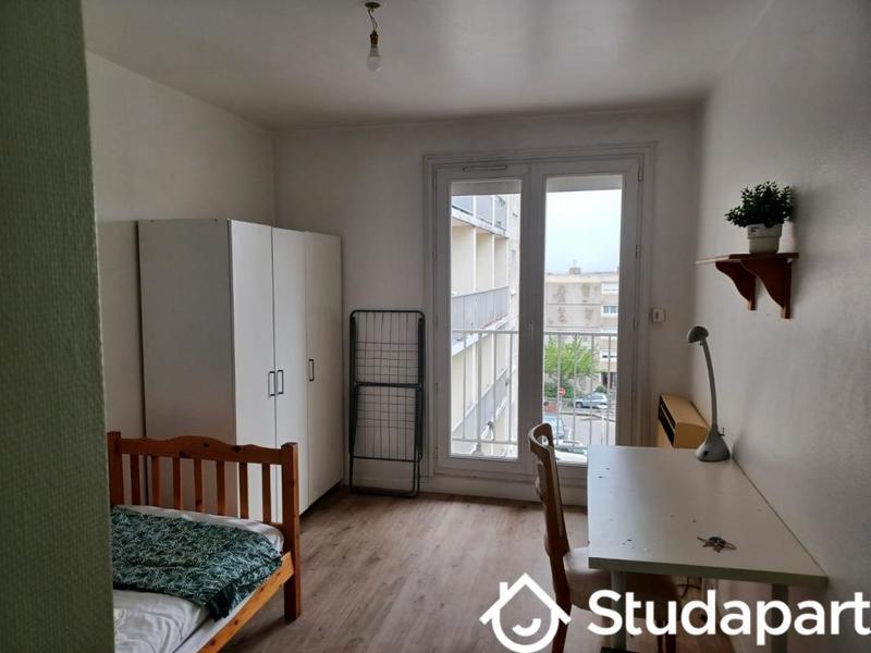 Chambre - 11 m² - 1 pièce