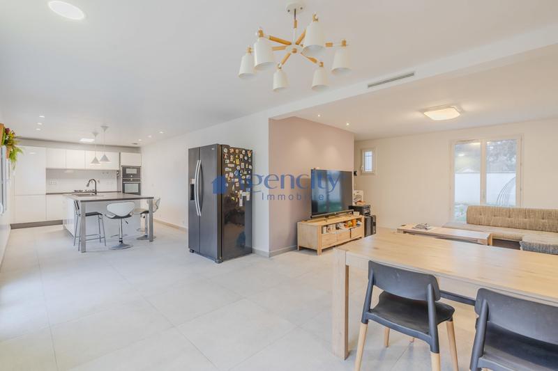 Maison - 145 m² - 6 pièces