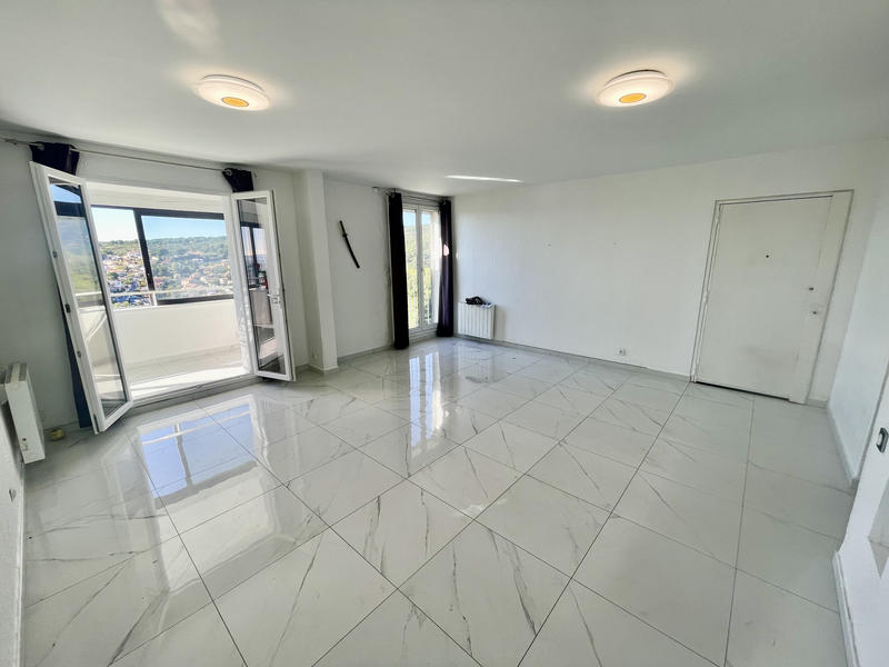 Appartement - 92 m² - 5 pièces