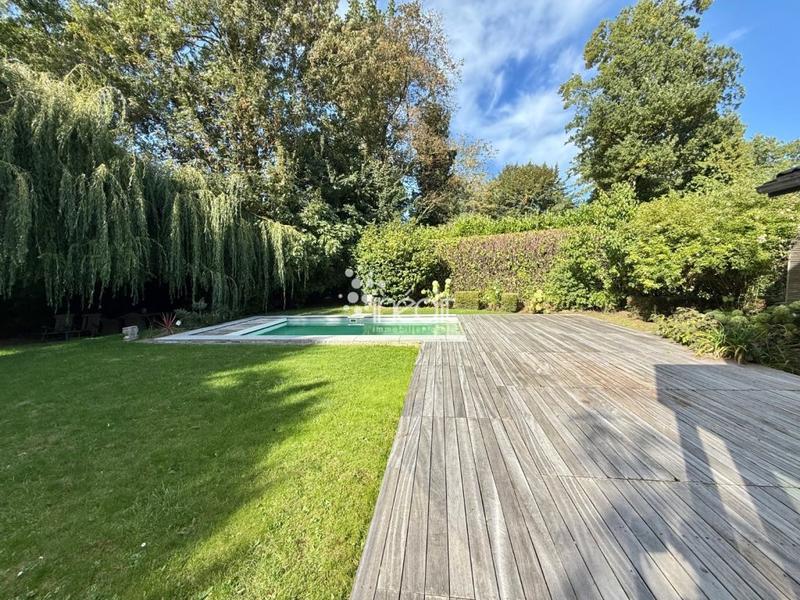 Maison - 180 m² - 6 pièces