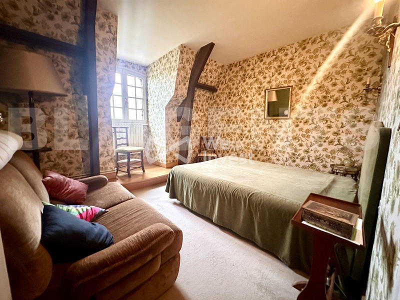 Maison - 206 m² - 8 pièces