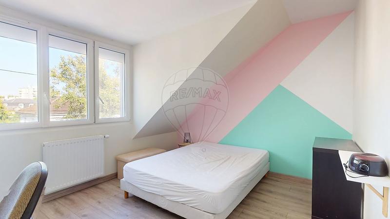 Maison - 112 m² - 7 pièces