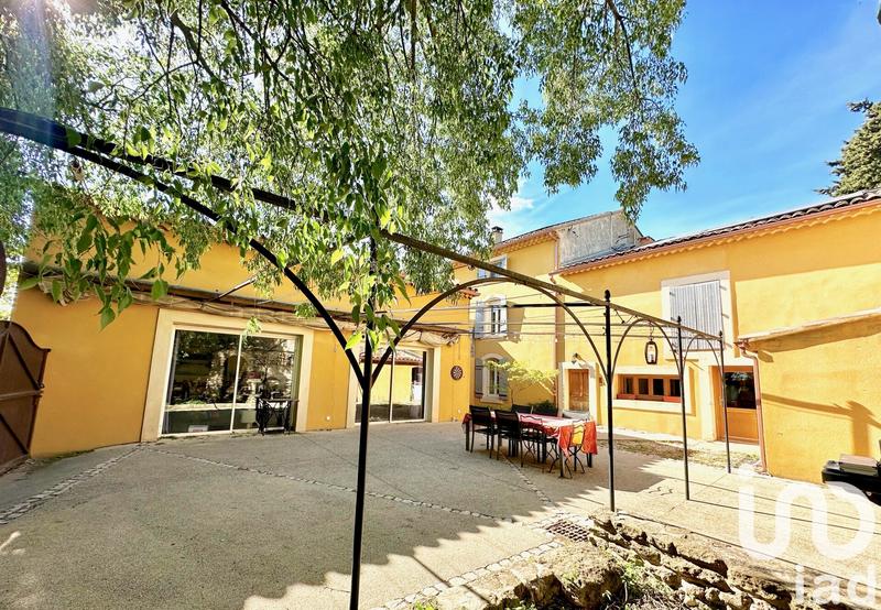 Maison - 325 m² - 10 pièces