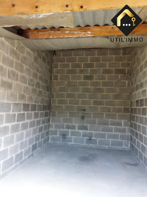 Parking / Garage - 882 m²