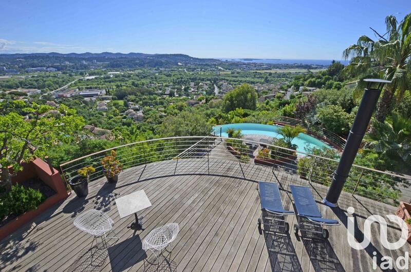 Maison de maîtres - 300 m² - 8 pièces