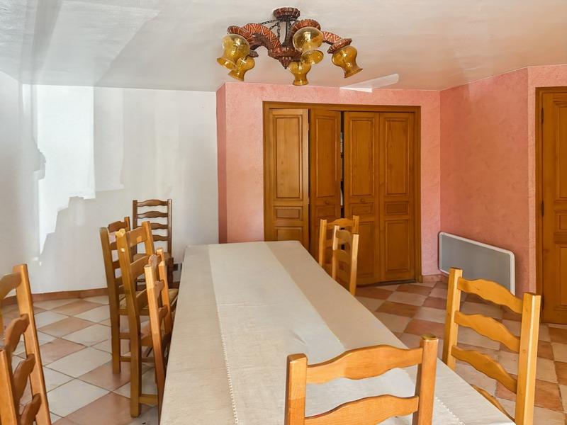 Maison - 210 m² - 6 pièces