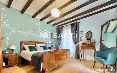 Maison - 200 m² - 8 pièces