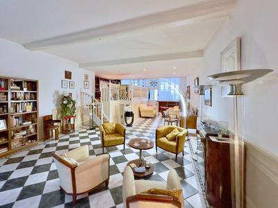 Appartement ancien - 122 m² - 4 pièces