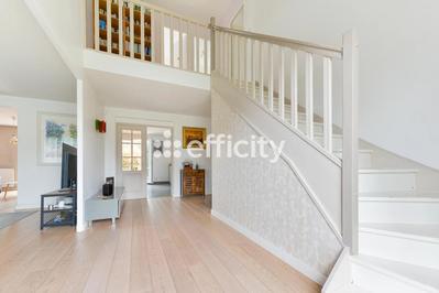 Pavillon - 169 m² - 7 pièces