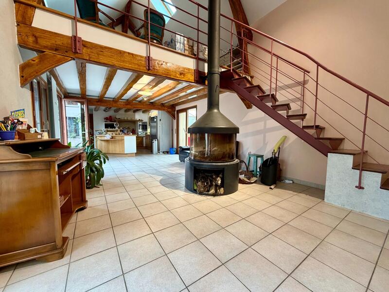 Maison - 223 m² - 7 pièces