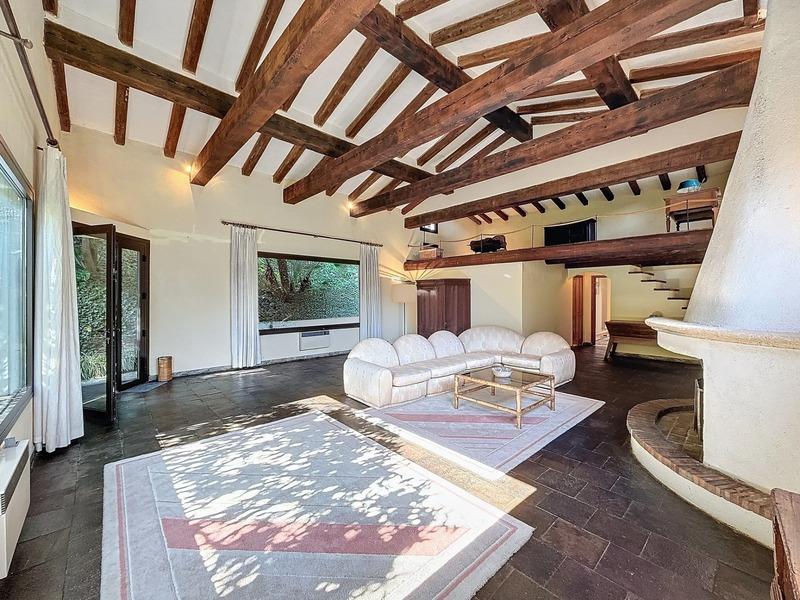 Propriété - 650 m² - 14 pièces