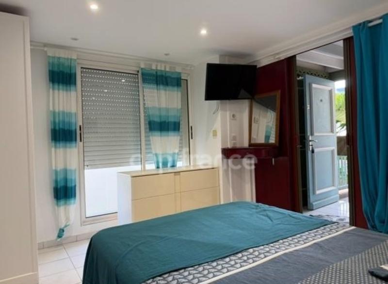 Appartement ancien - 96 m² - 3 pièces