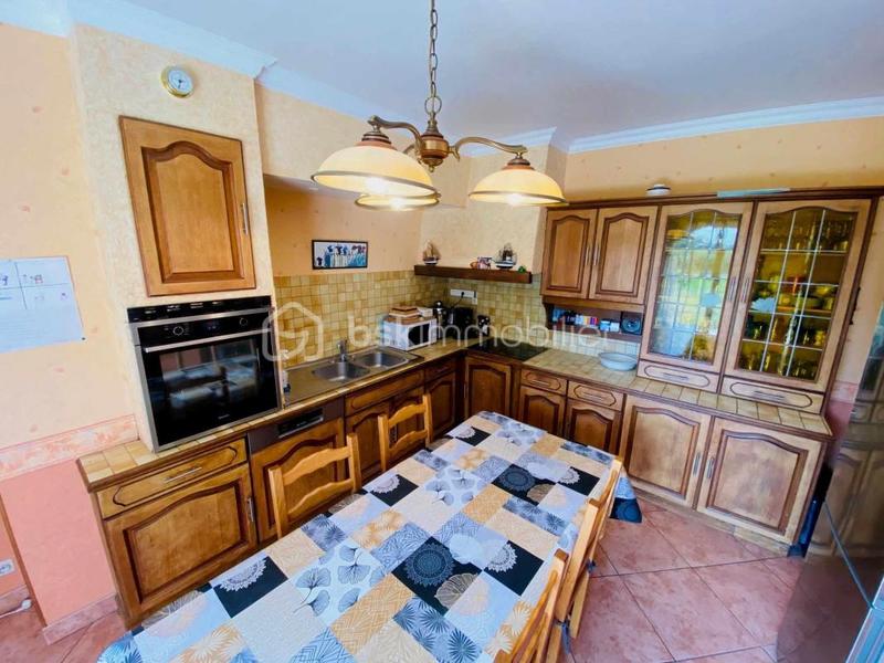 Demeure - 230 m² - 10 pièces