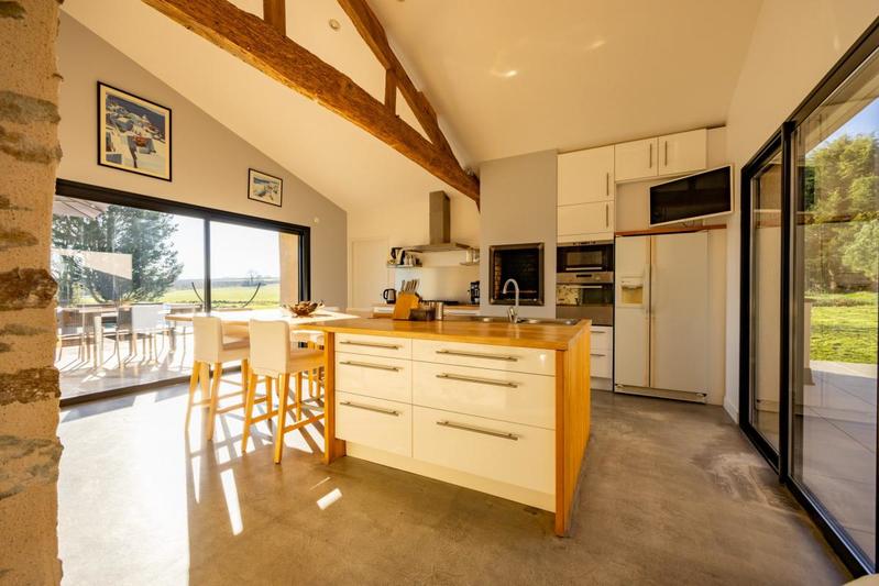 Propriété - 251 m² - 8 pièces