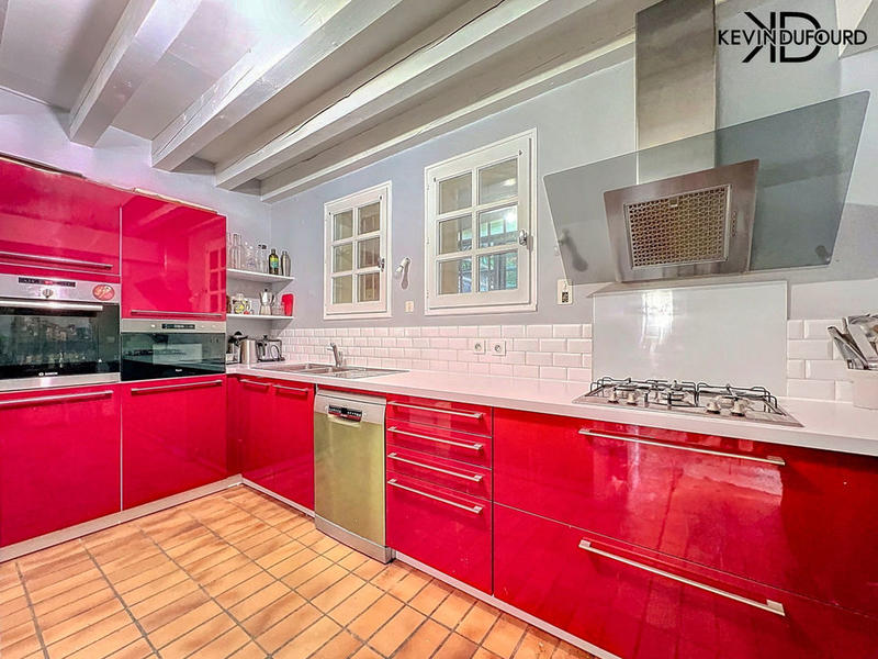 Maison - 200 m² - 7 pièces