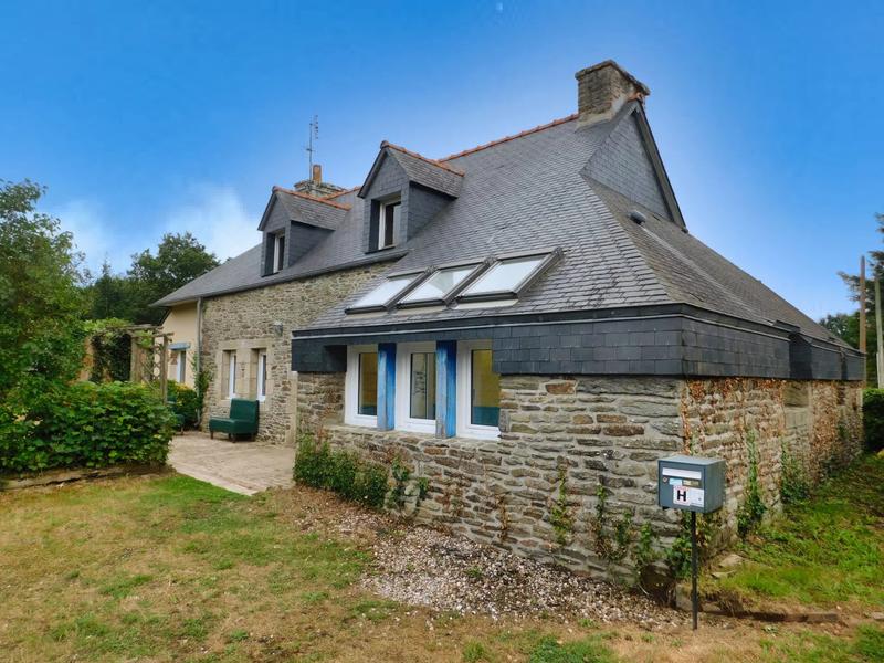 Maison - 104 m² - 4 pièces