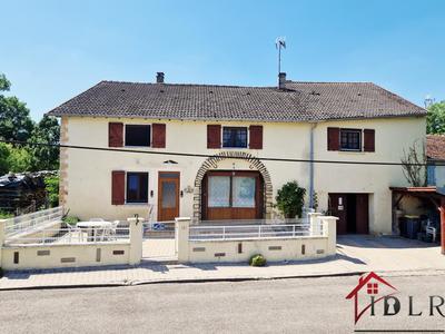 Maison - 220 m² - 7 pièces