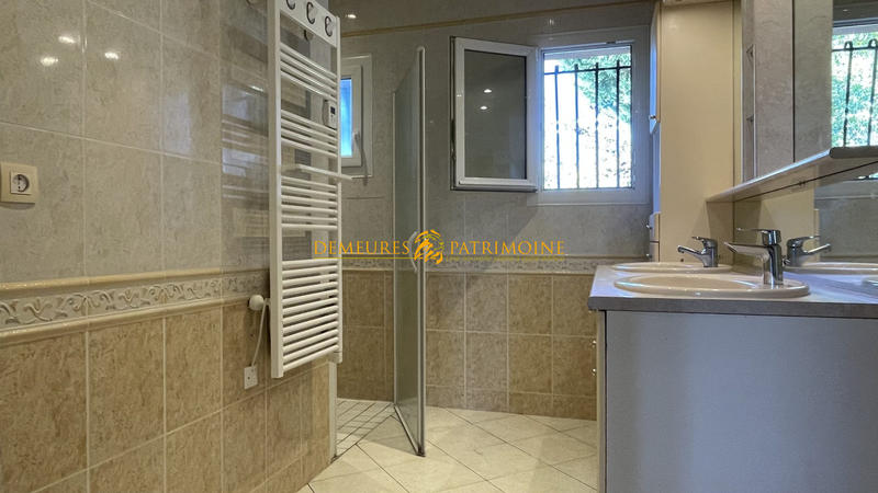 Maison - 137 m² - 6 pièces