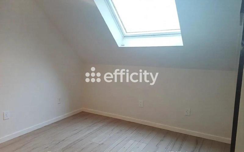 Pavillon - 250 m² - 10 pièces