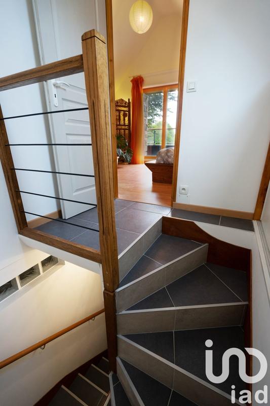 Maison - 346 m² - 11 pièces