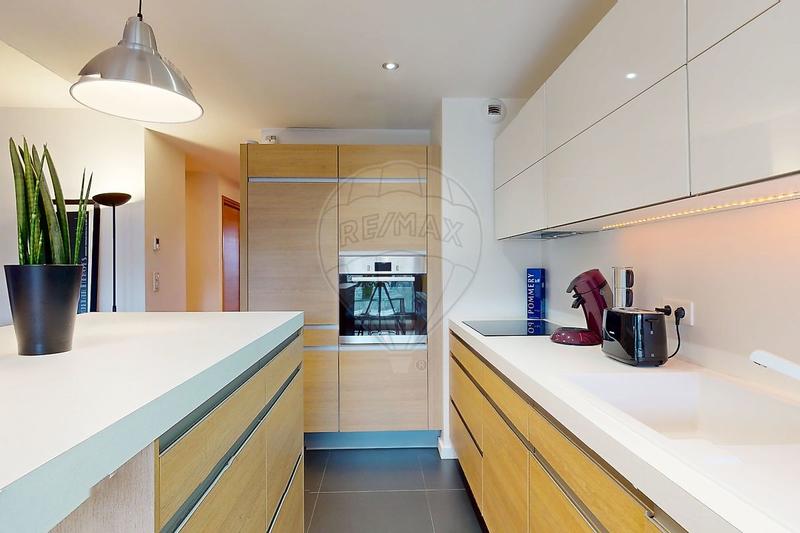 Appartement - 80 m² - 3 pièces