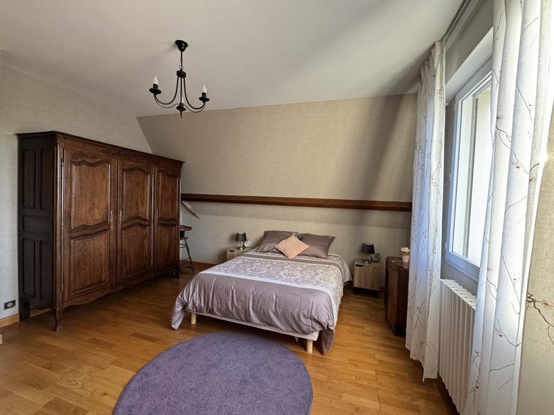 Maison - 185 m² - 7 pièces