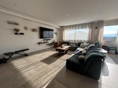 Maison contemporaine - 200 m² - 6 pièces