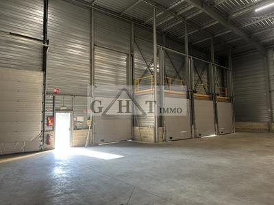 Entrepôt - 2 220 m²