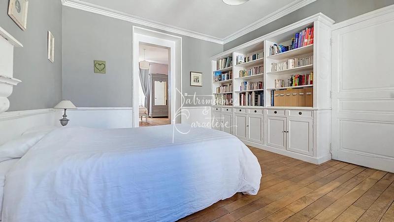 Maison de ville - 235 m² - 10 pièces