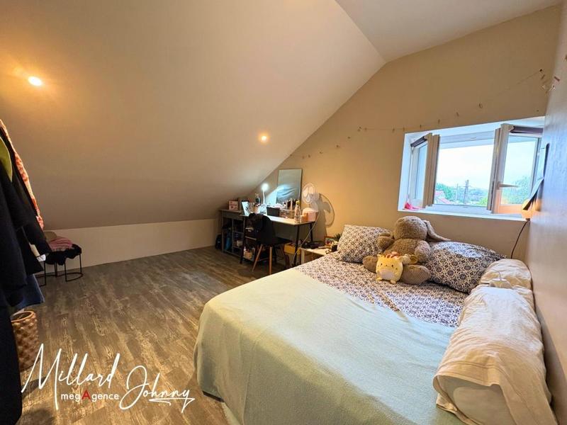 Maison - 204 m² - 9 pièces