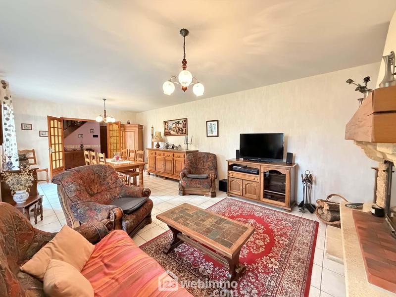 Maison - 203 m² - 9 pièces