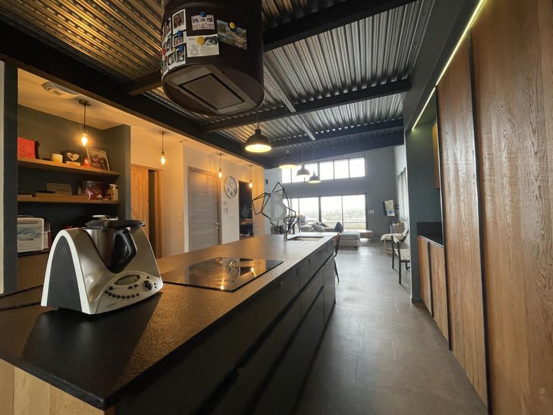 Maison - 230 m² - 6 pièces