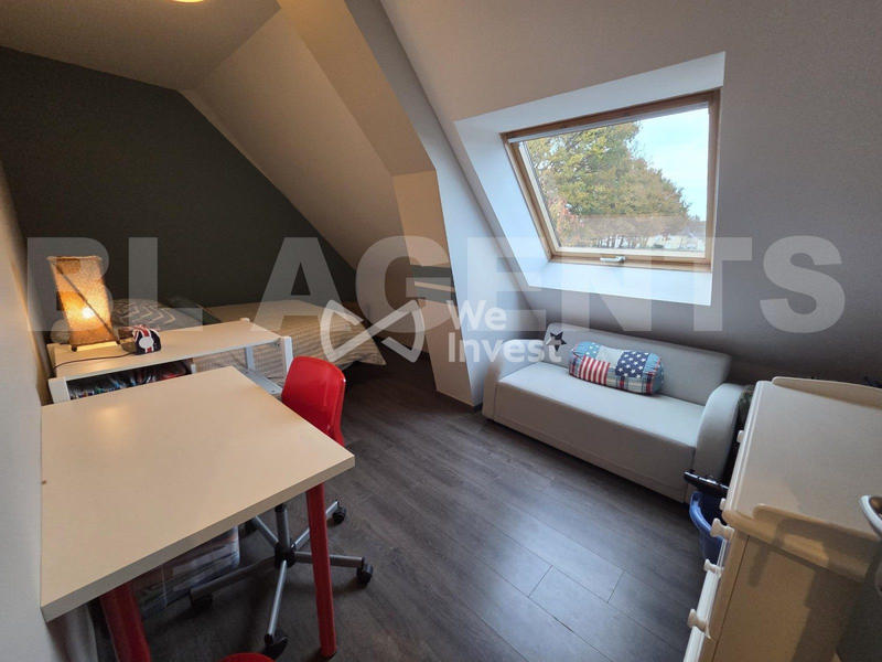 Maison - 180 m² - 9 pièces