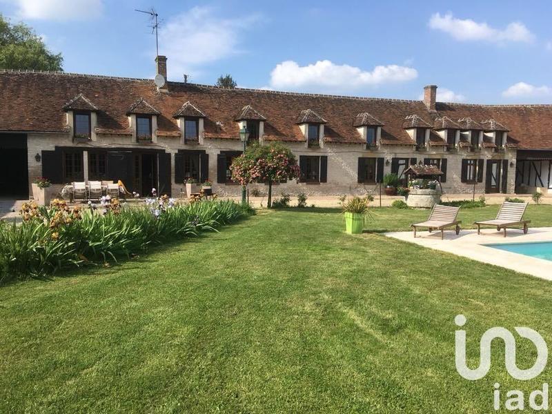 Maison - 300 m² - 8 pièces