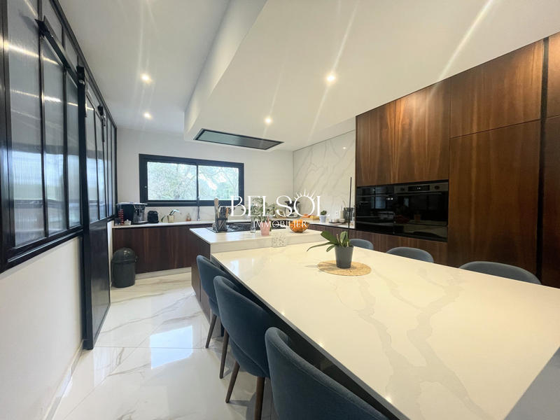 Villa - 216 m² - 7 pièces