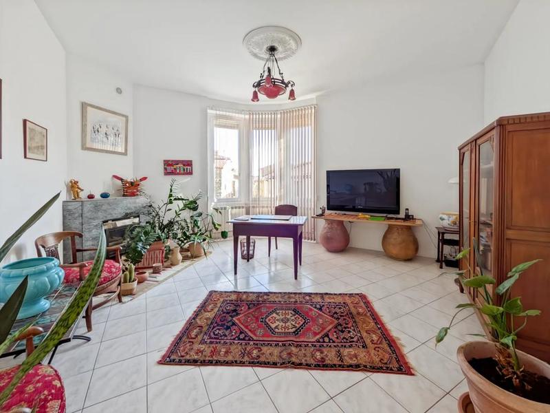 Maison - 193 m² - 10 pièces