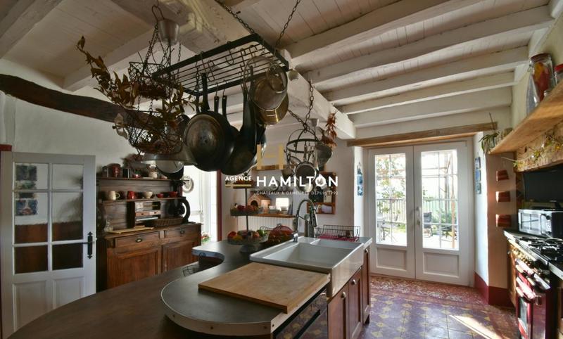 Maison - 399 m² - 11 pièces