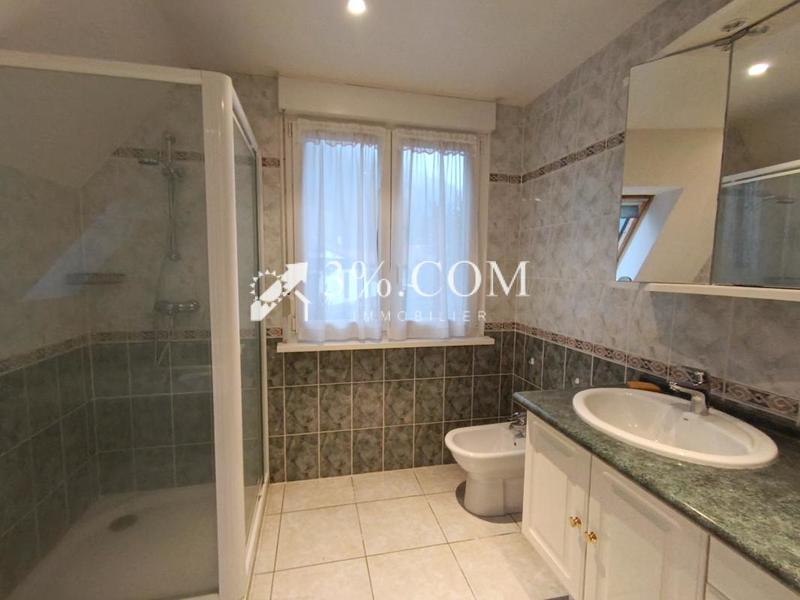 Pavillon - 190 m² - 7 pièces