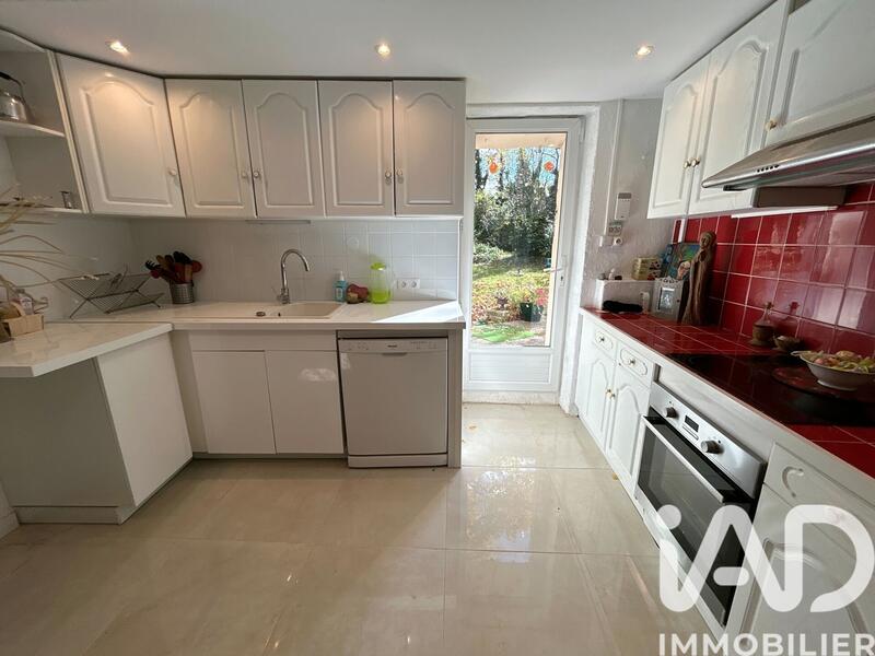 Maison - 300 m² - 10 pièces