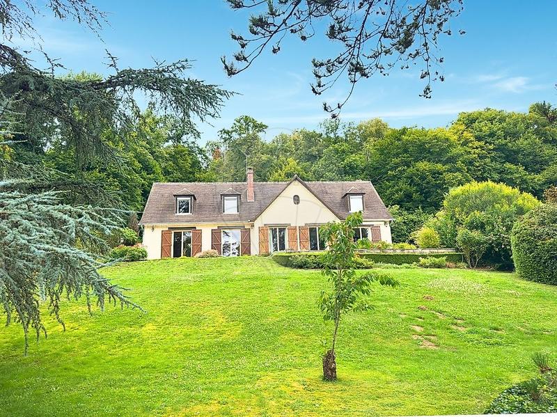 Demeure - 220 m² - 8 pièces