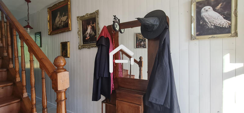 Maison - 280 m² - 10 pièces