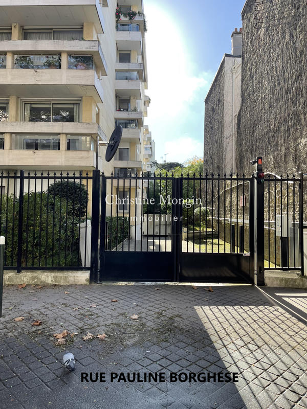 Parking / Garage - 11 m²