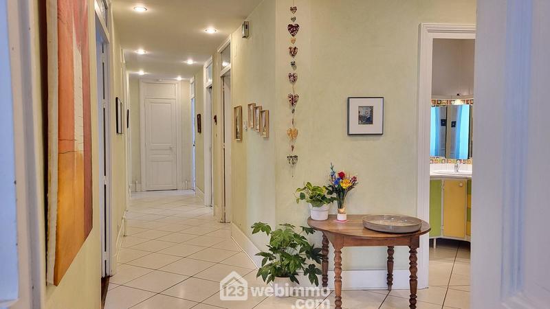 Appartement - 200 m² - 7 pièces